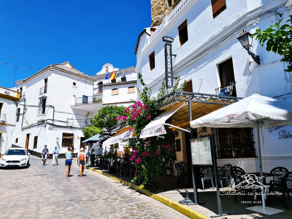 Setenil de las Bodegas Plaza de Andalucia 