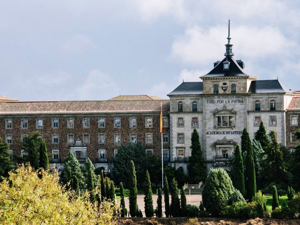 Alcazar muzeu Toledo