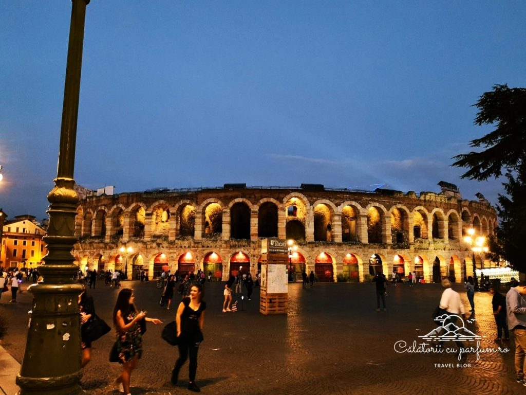 Arena din Verona turisti