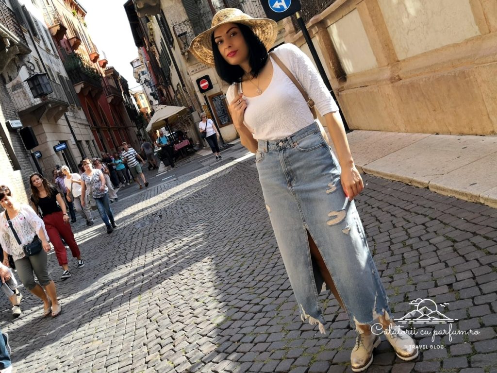 turisti strazi Verona Italia