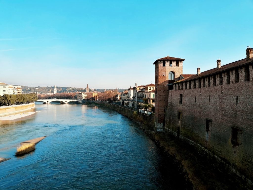 Castelvecchio pod raul Adige